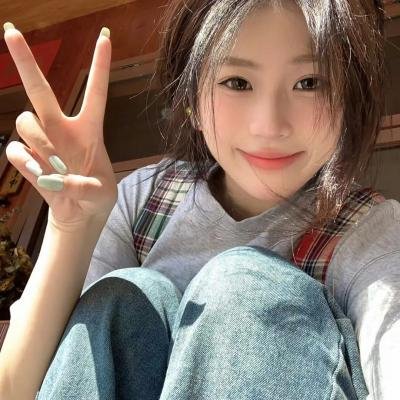 红衣小女孩